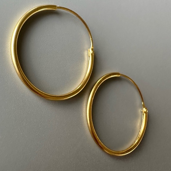 14k Gold Vermeil Classic Gold Hoops 20mm - Picture 3 of 10